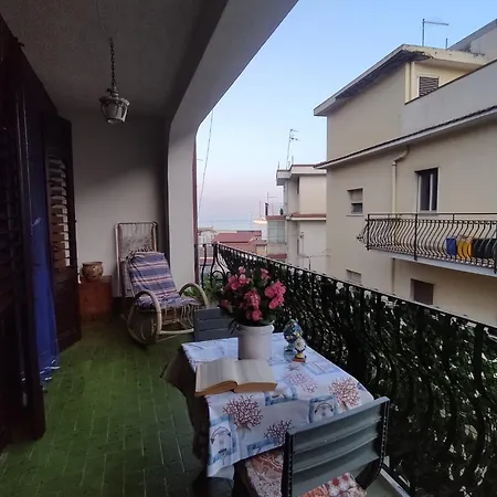 アパート La Casa Di Nonno Raffaele