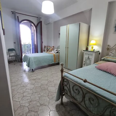 アパート La Casa Di Nonno Raffaele *